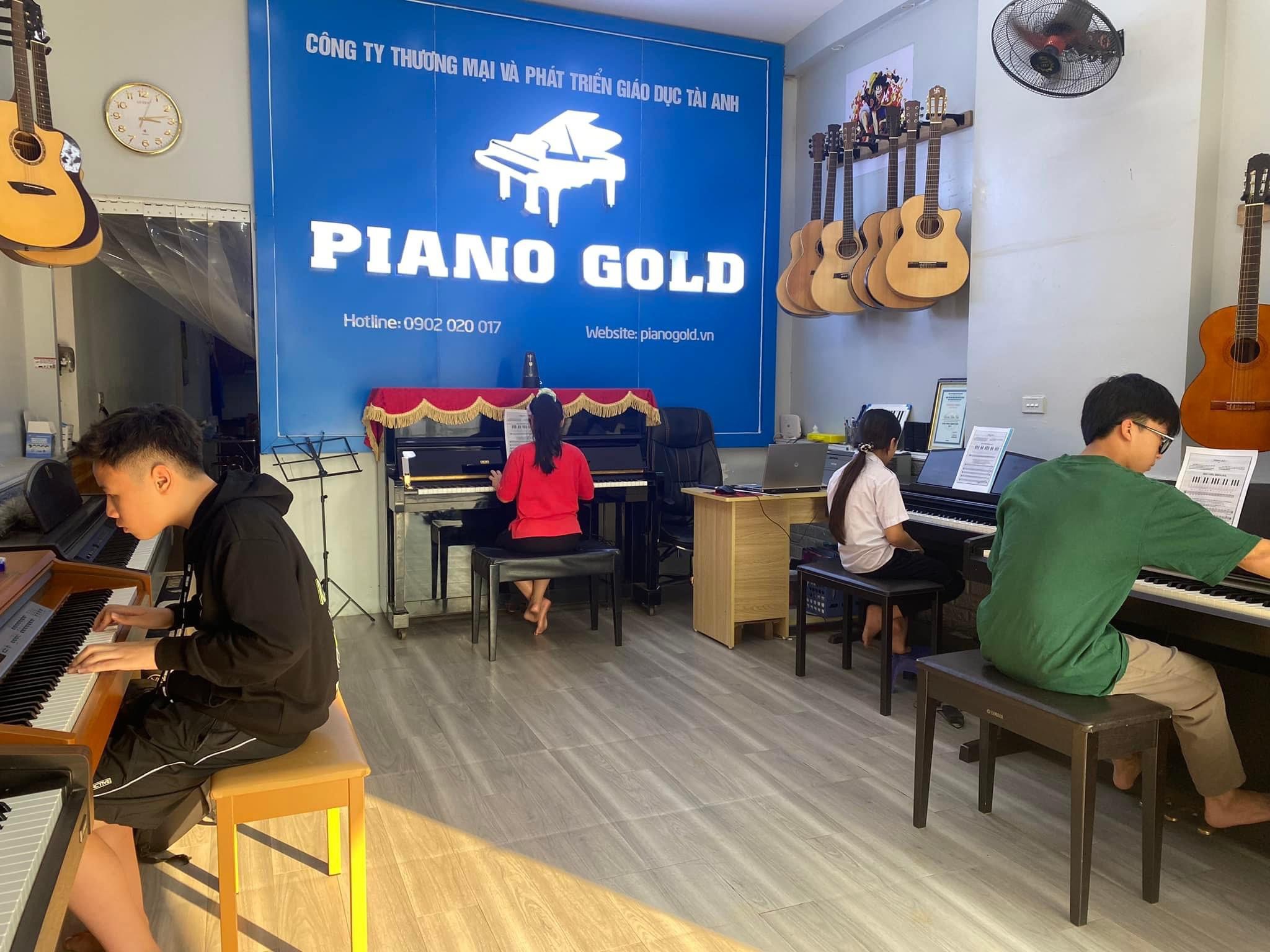 lớp học piano