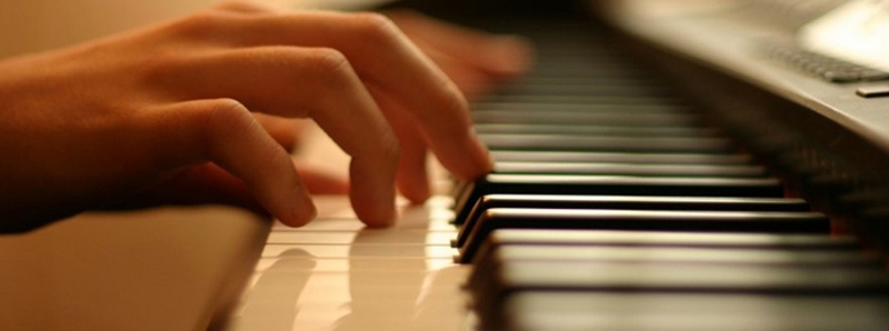 Học đàn piano có khó không