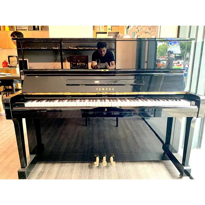 Piano Yamaha U1H