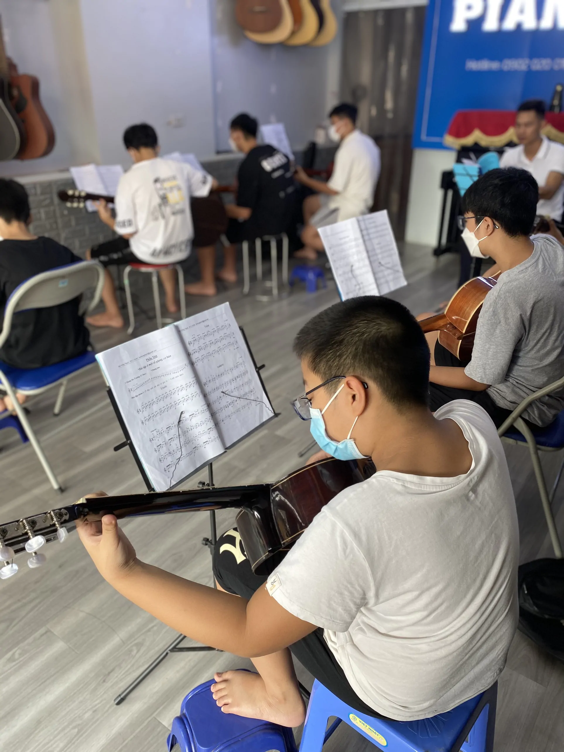 lớp học guitar lớp học guitar