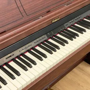 Đàn piano điện roland hp305gp