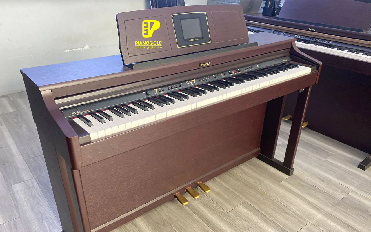 Đàn piano điện roland hpi6s thực tế tại cửa hàng